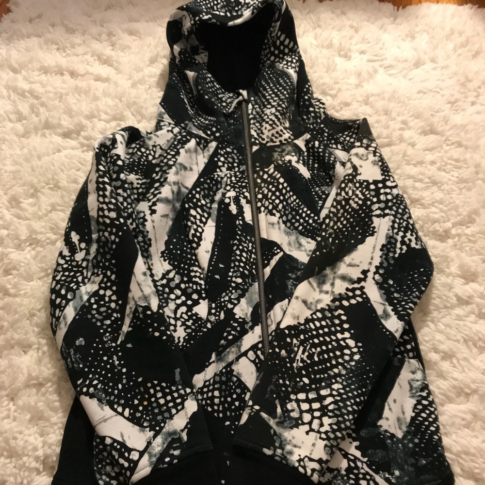 Lululemon zip up hoodie